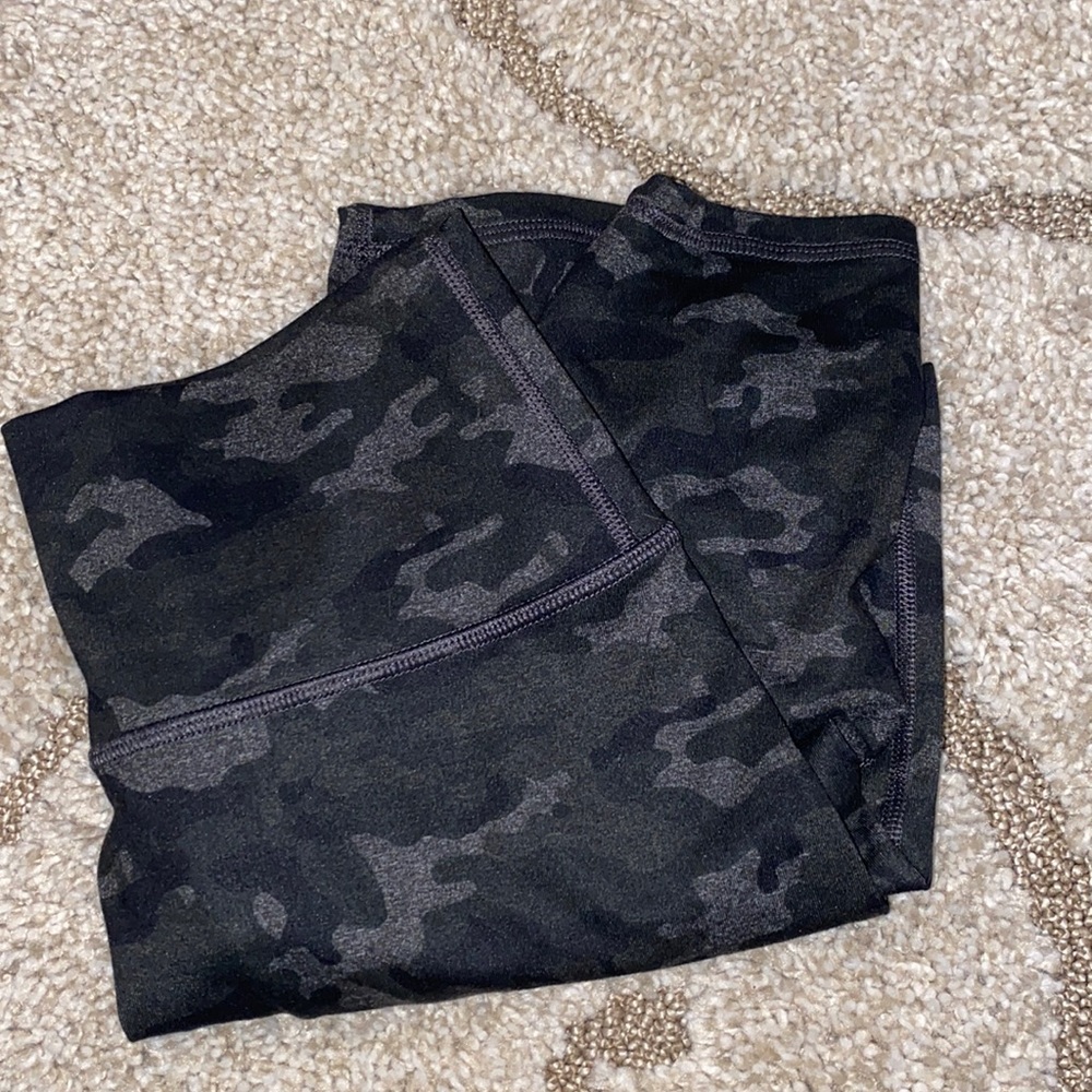 Fabletics powerhold leggings - size: medium